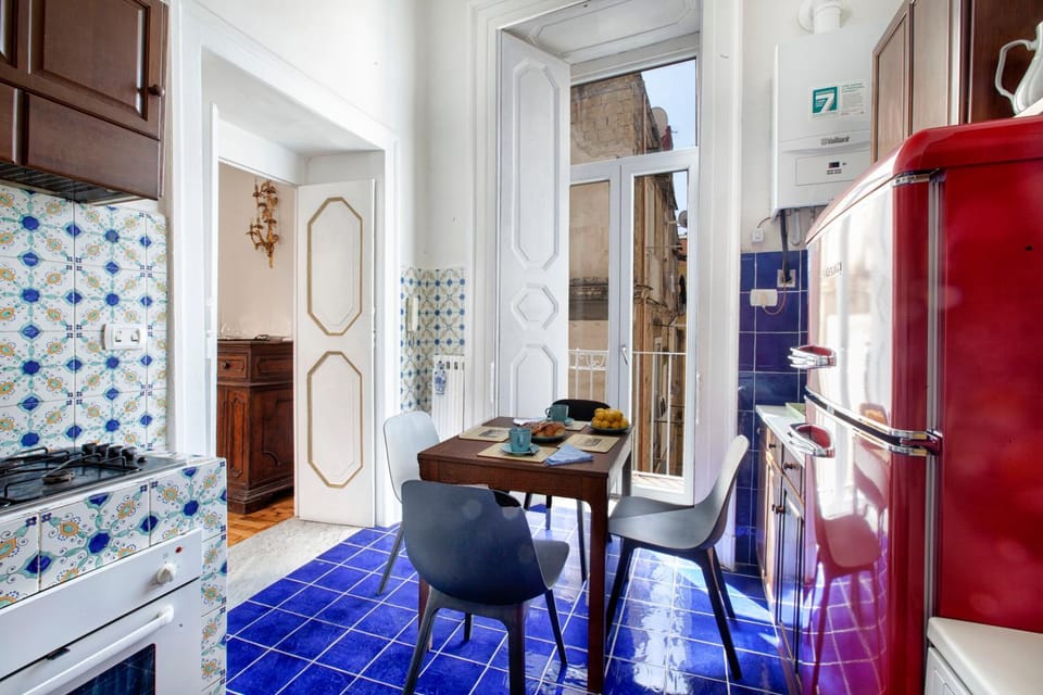 TERESELLA SUITE House in Naples