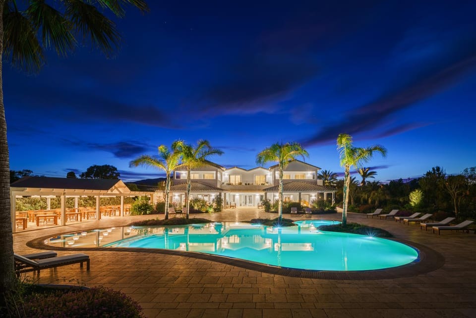 Property building, Swimming pool