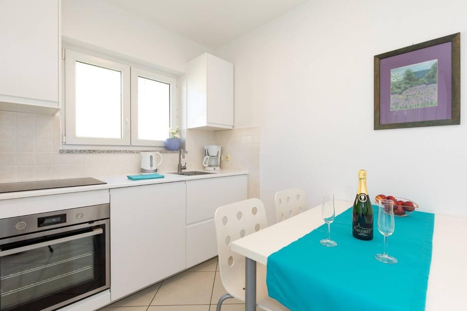 Apartment Lavendel - P. Dorcica Apartment in Lika-Senj County