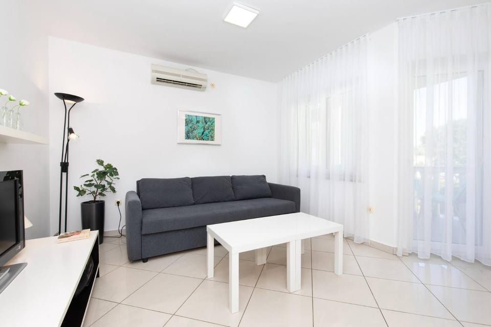 Living room, air conditioner
