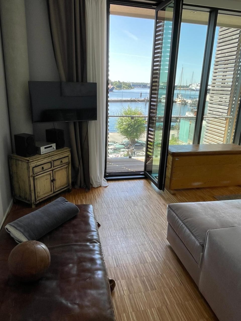 Living room, Sea view