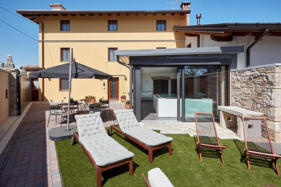 Property building, Garden, Spa and wellness centre/facilities