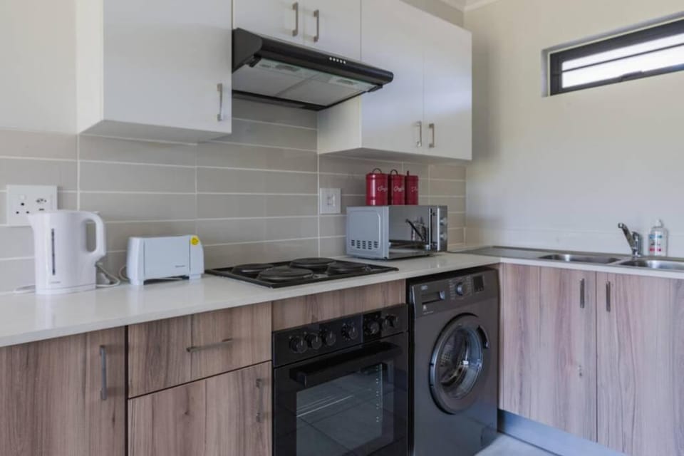 Alimama Spaces: The Green Park Haven 2 Apartment in Gauteng