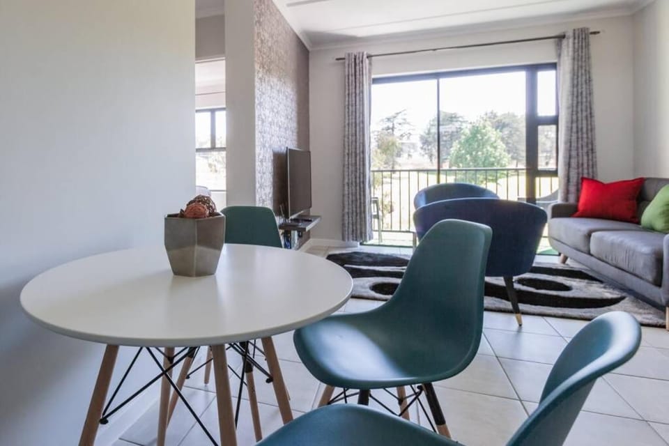 Alimama Spaces: The Green Park Haven 2 Apartment in Gauteng
