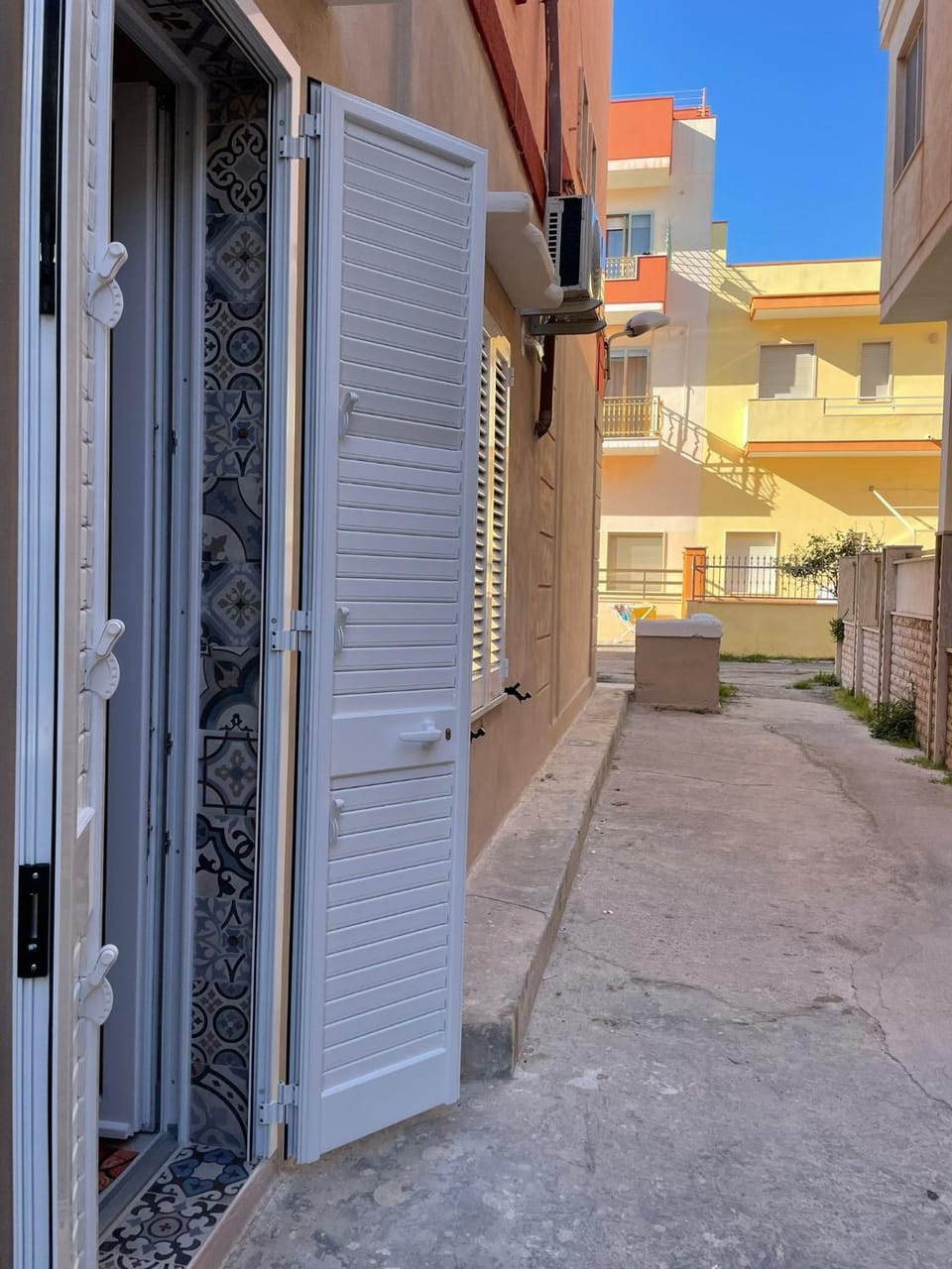 Property building, Day