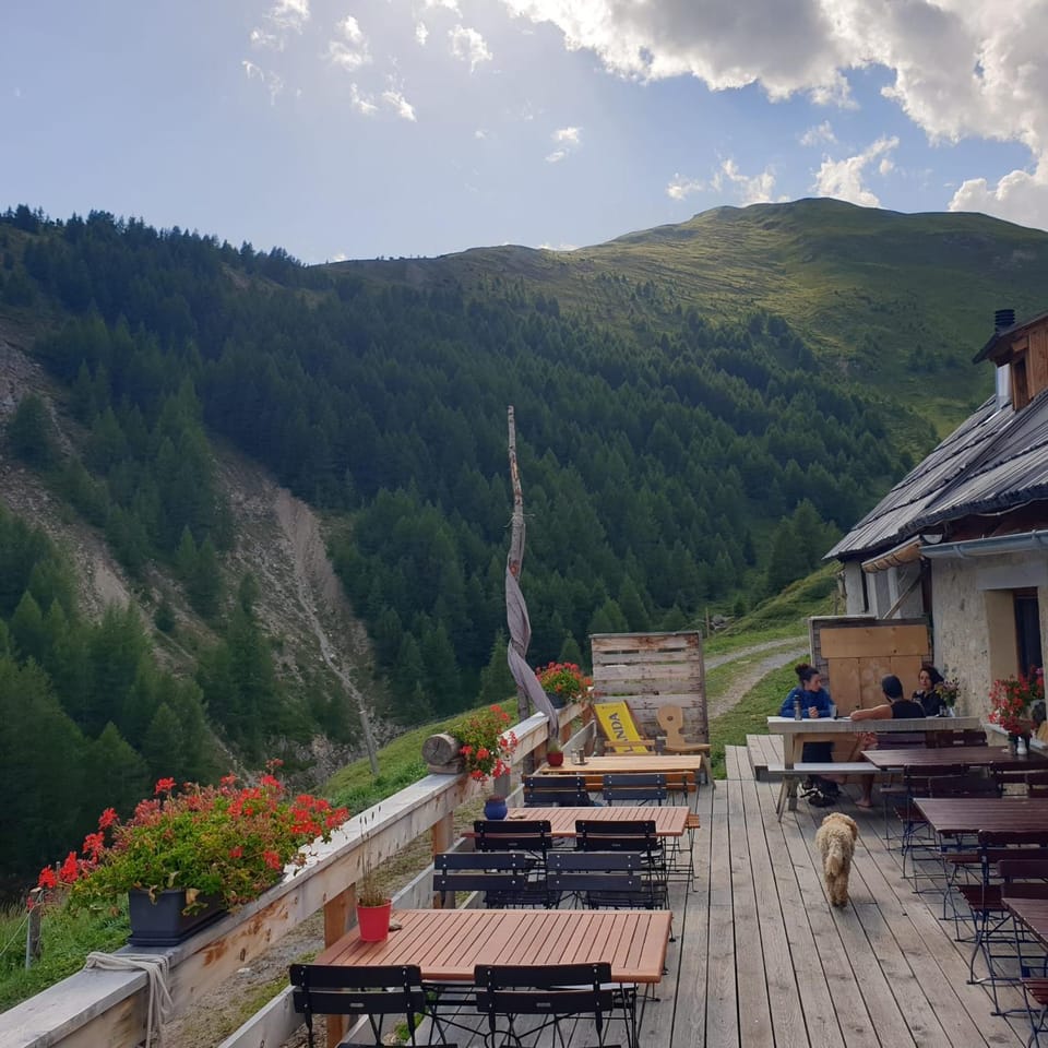 Alp Es-Cha Dadour Bed and Breakfast in Canton of Grisons