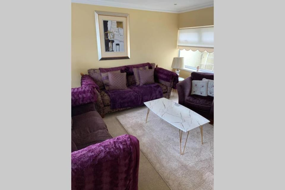 Hillhead House, 4* Rated NITB - Stunning Sea Views House in Northern Ireland