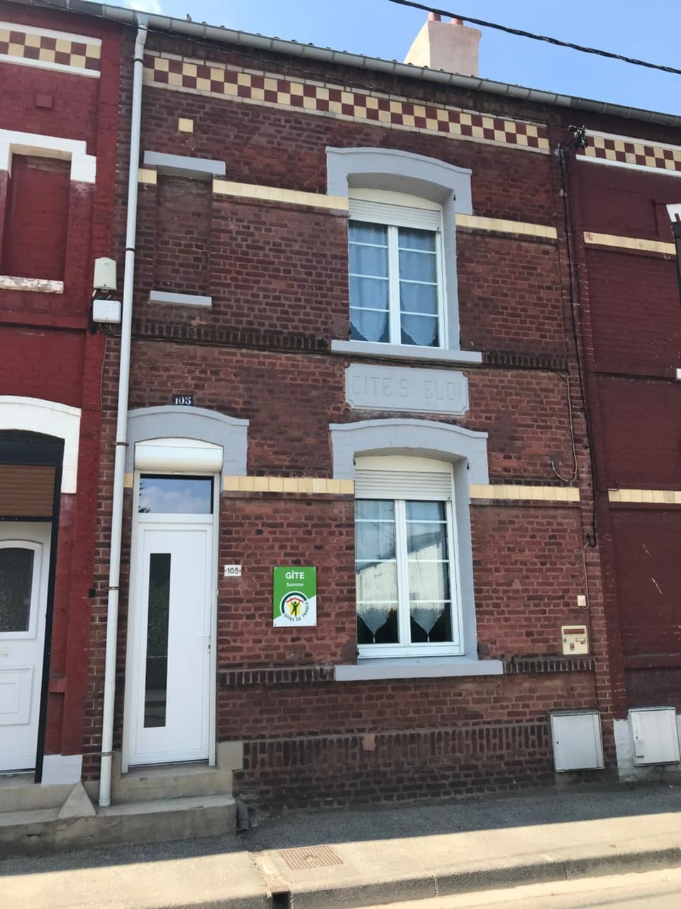 Facade/entrance