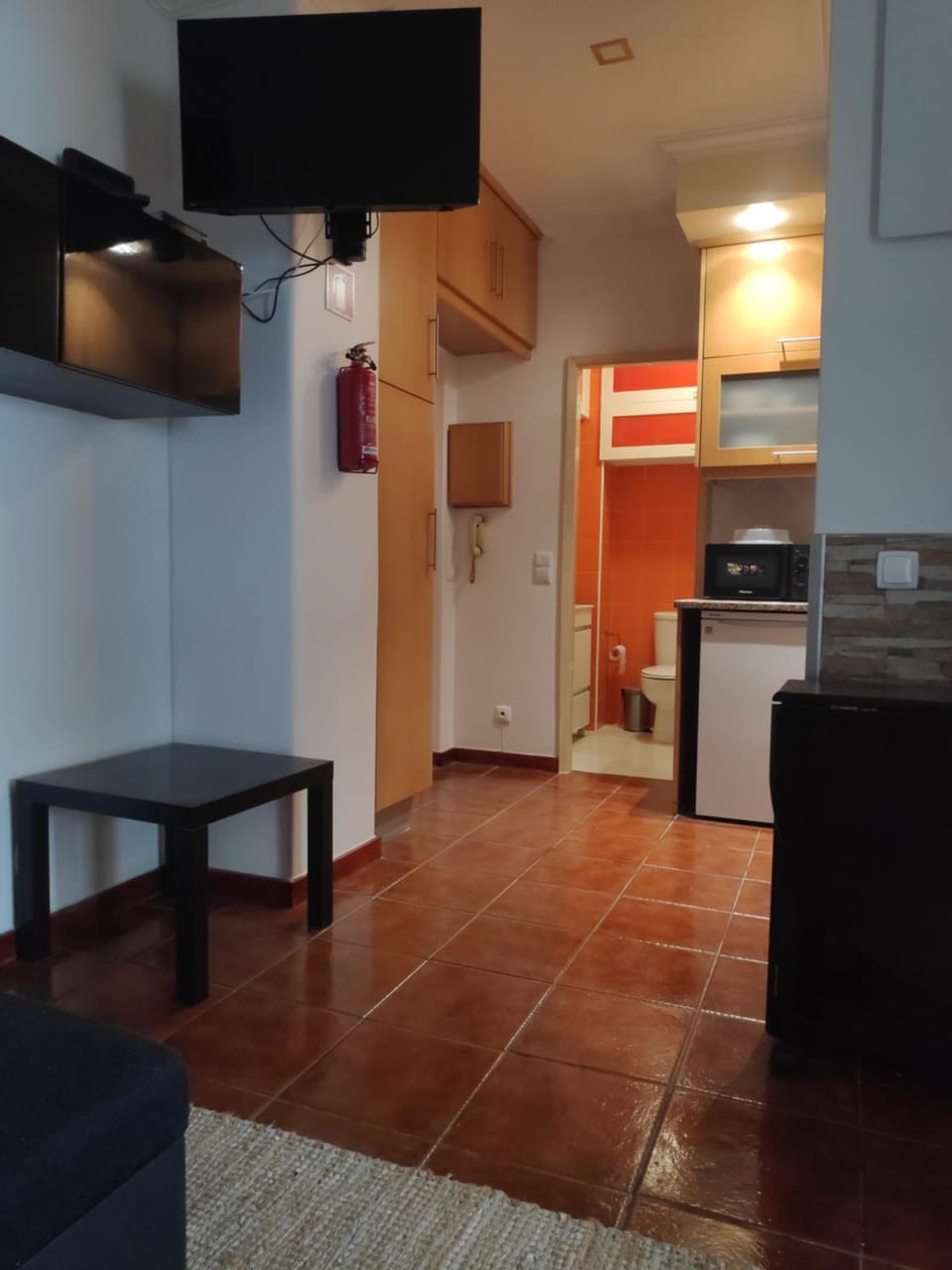 TV and multimedia, Living room, Seating area, Dining area