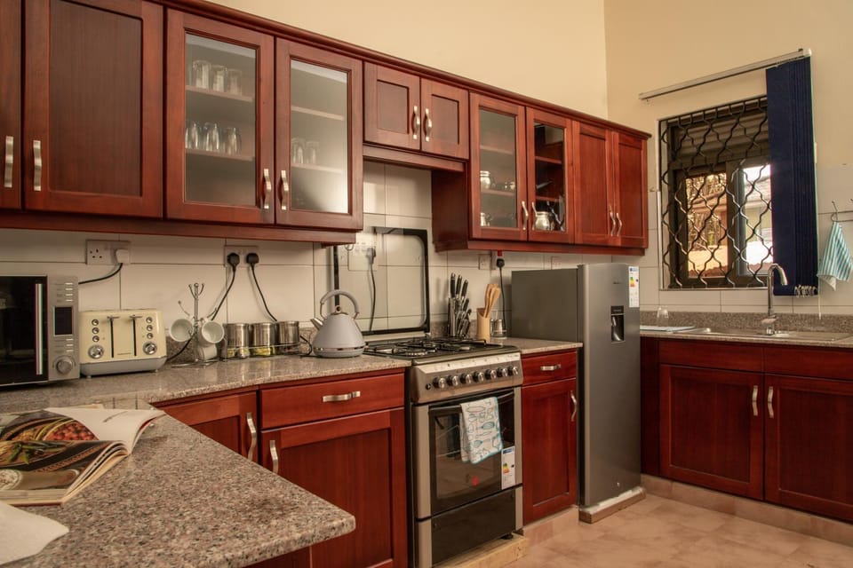 Kitchen or kitchenette, Communal kitchen