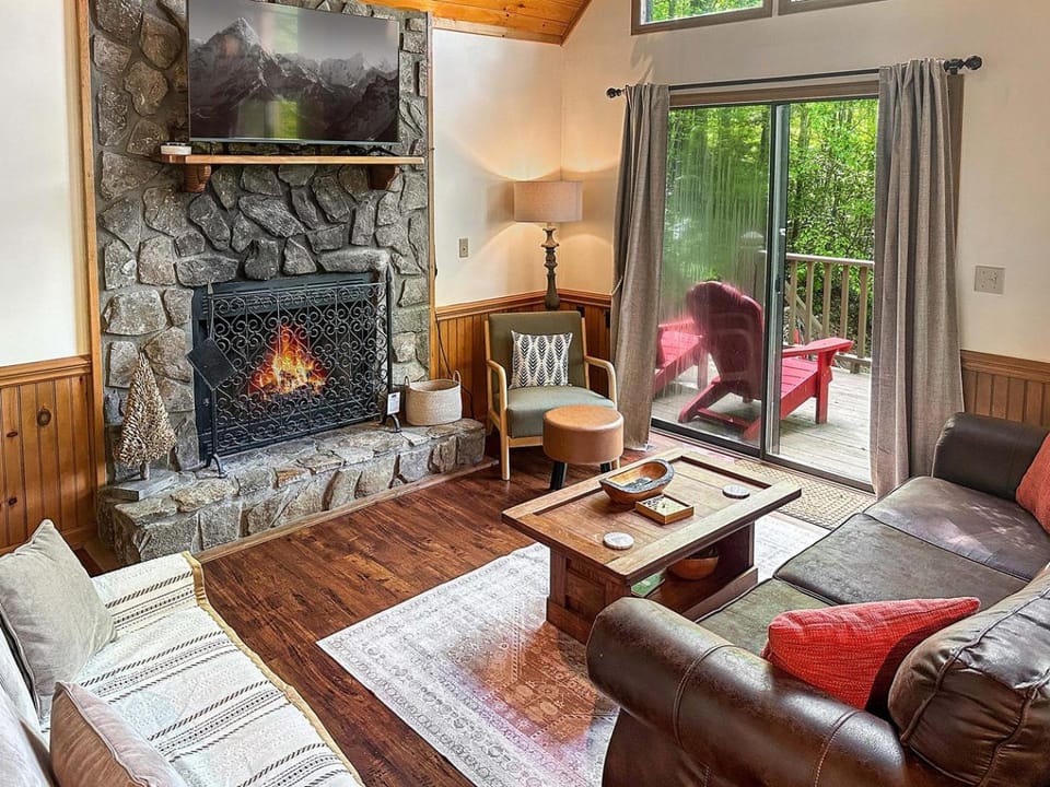 Free Brewery Tour Passes - Secluded Cabin - Convenient to Fontana Lake Cabin in Stecoah