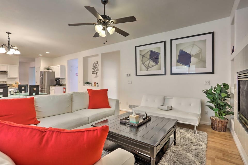 Spacious Thornton Home: 15 Mi to Downtown Denver! House in Northglenn