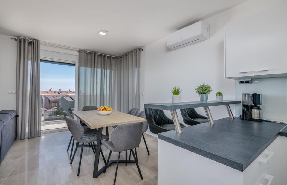 Dining area, Dinner