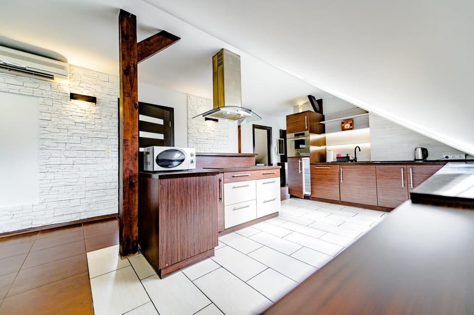 Kitchen or kitchenette, Breakfast
