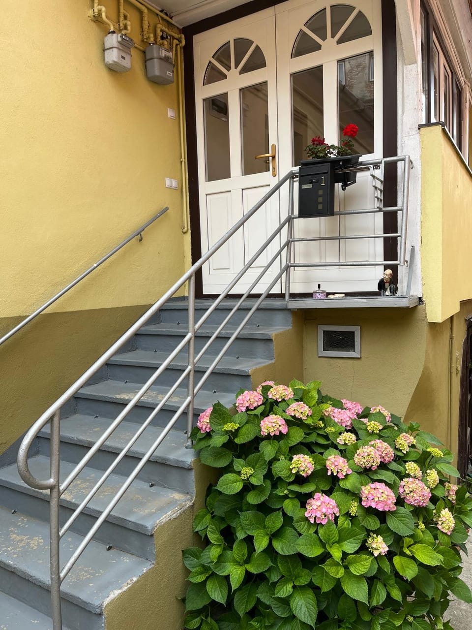 Property building, Facade/entrance