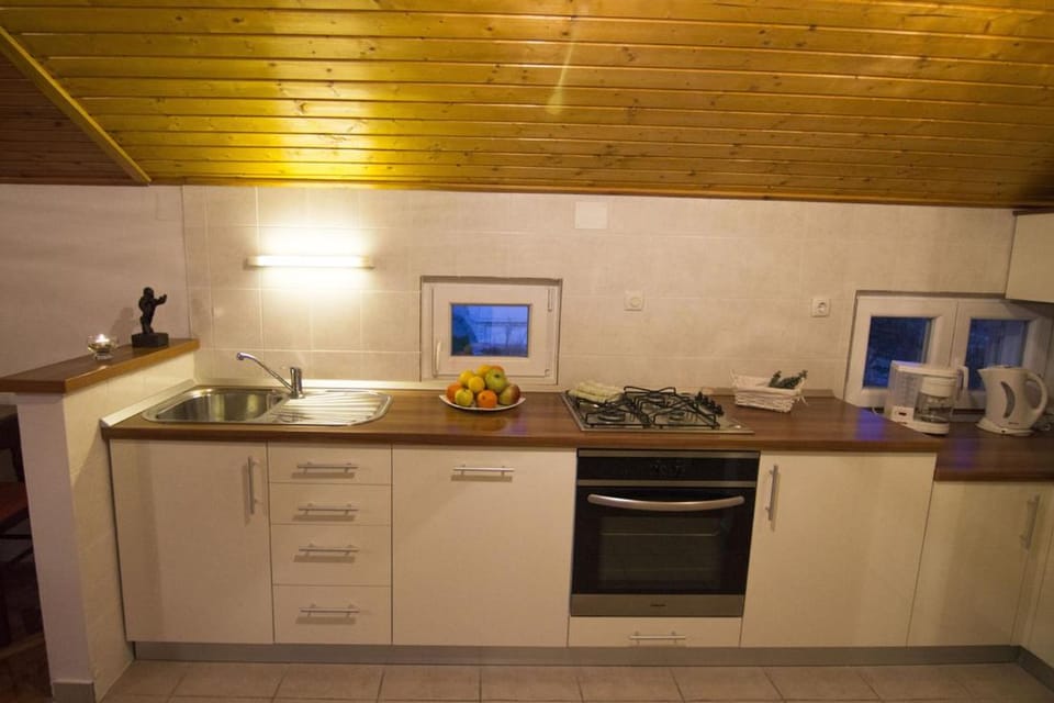 Sea view apartments Sunny Escape Apartment in Lika-Senj County