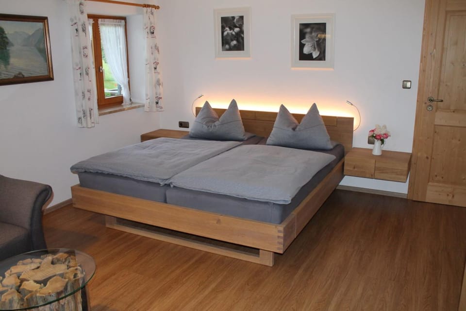 Pension Neuhausen Bed and Breakfast in Schönau am Königssee