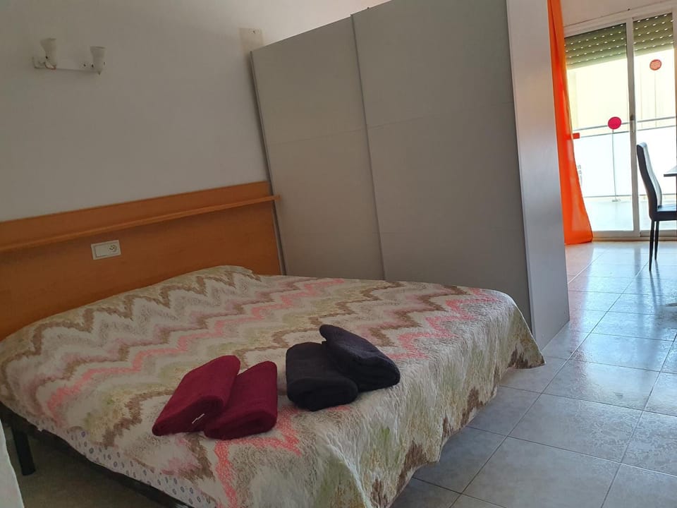 ESTUDIOS FONT DE MAR playa Calafont SALOU! Apartment in Salou