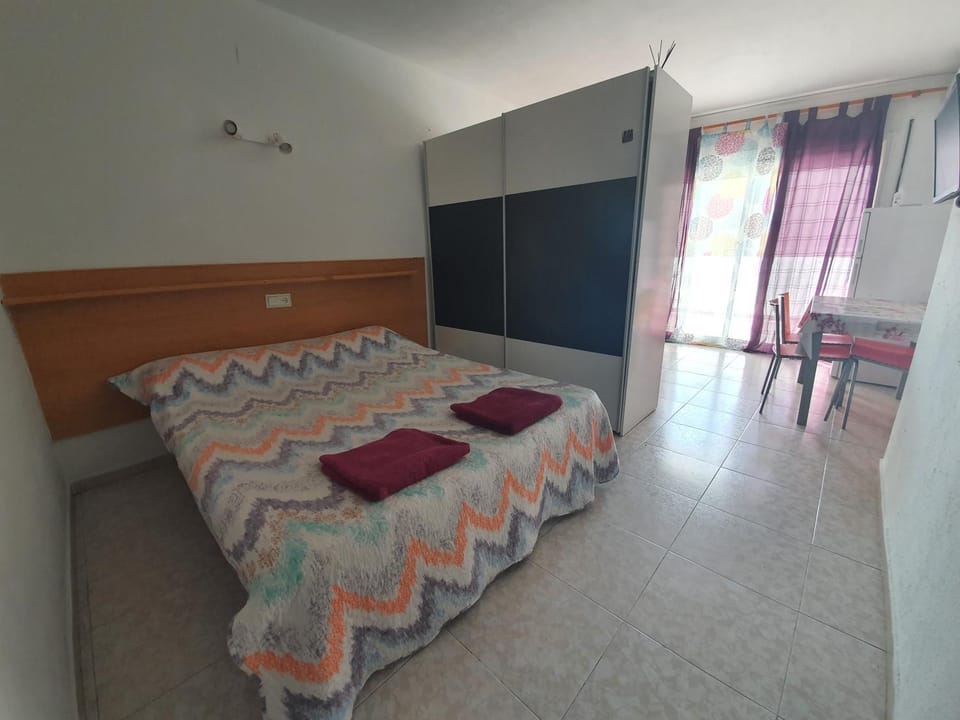 ESTUDIOS FONT DE MAR playa Calafont SALOU! Apartment in Salou