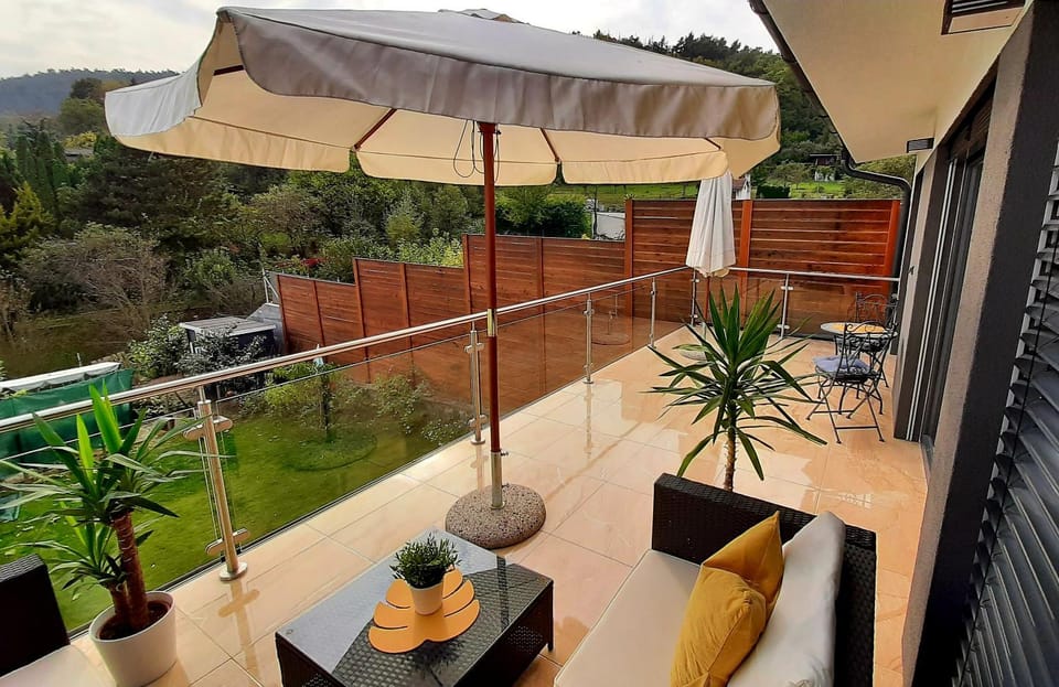 Balcony/Terrace, Garden view