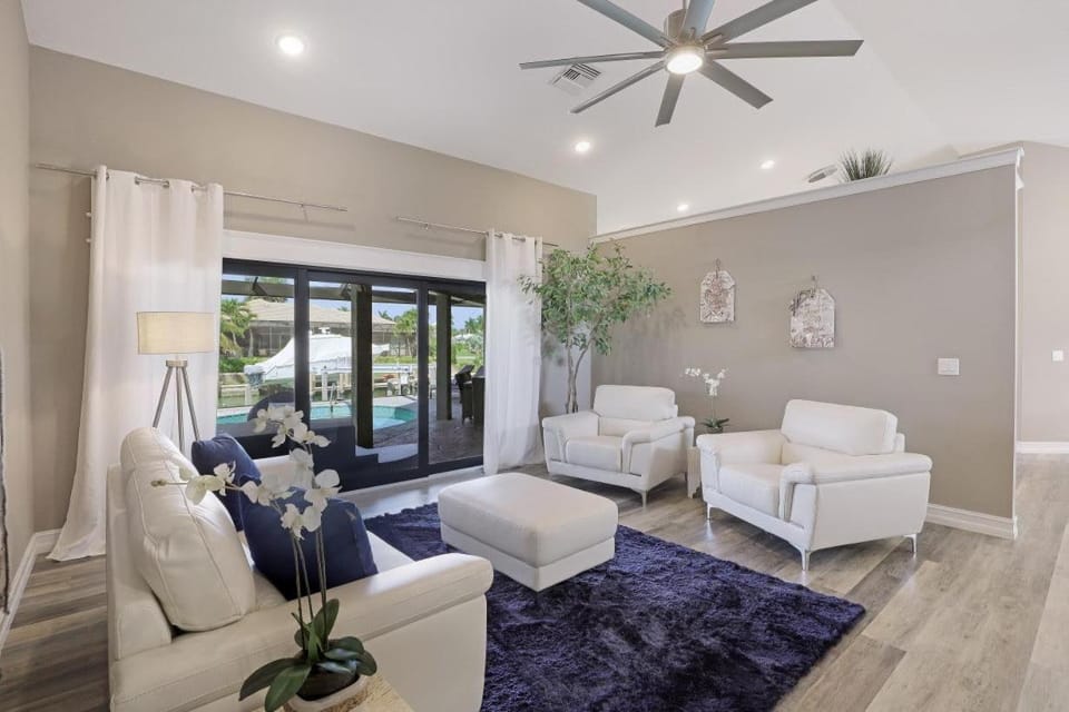 Stunning home with pool, dock and direct gulf access House in Marco Island