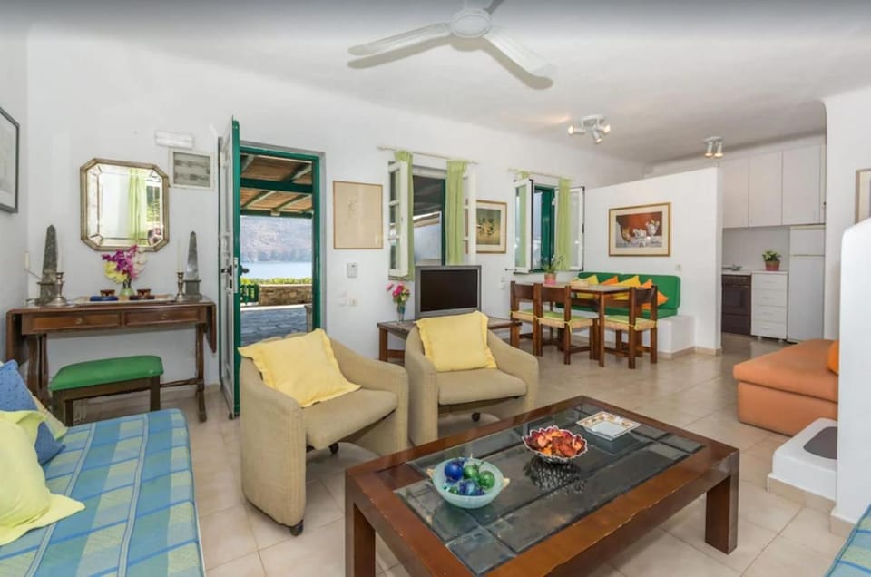 Living room, Sea view