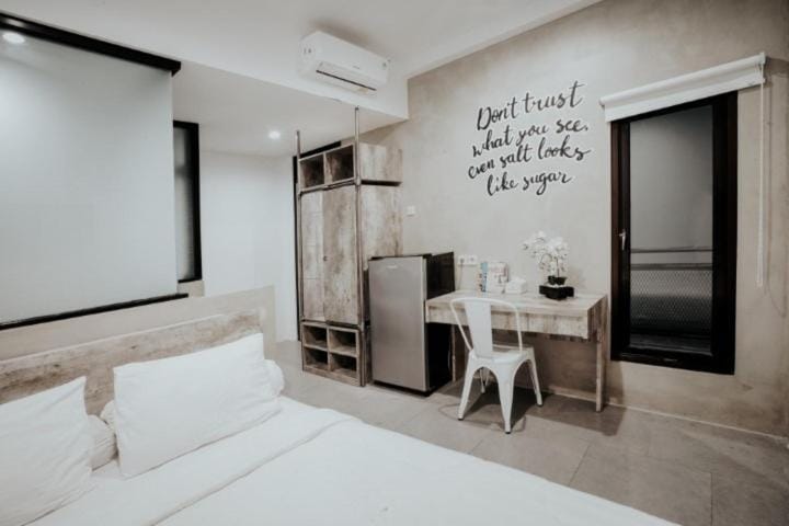 DPARAGON POGUNG B Hostel in Special Region of Yogyakarta