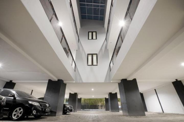 DPARAGON POGUNG F Hostel in Special Region of Yogyakarta