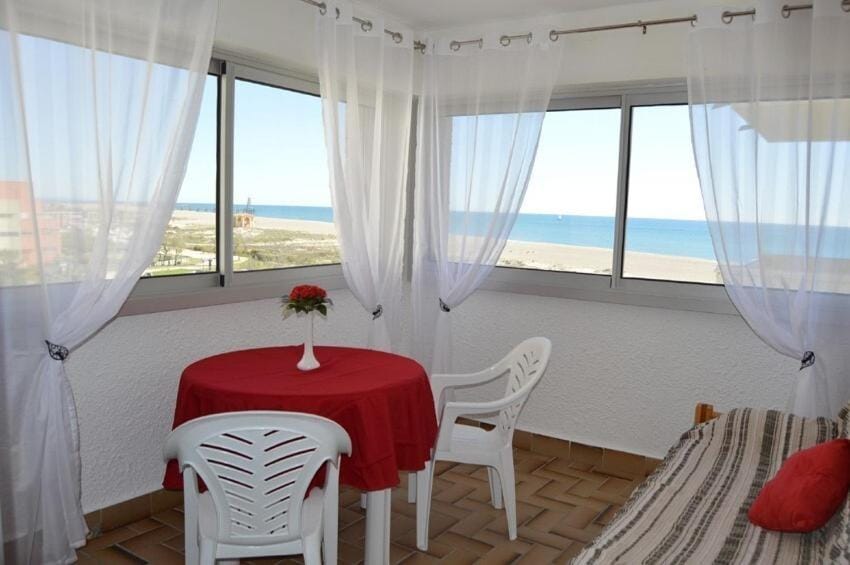 Résidence Les Cyclades - STUDIO 4 PERSONNES 4 couchages PORT LEUCATE. Réf: 2CYC_38A MAE-4884 Apartment in Leucate