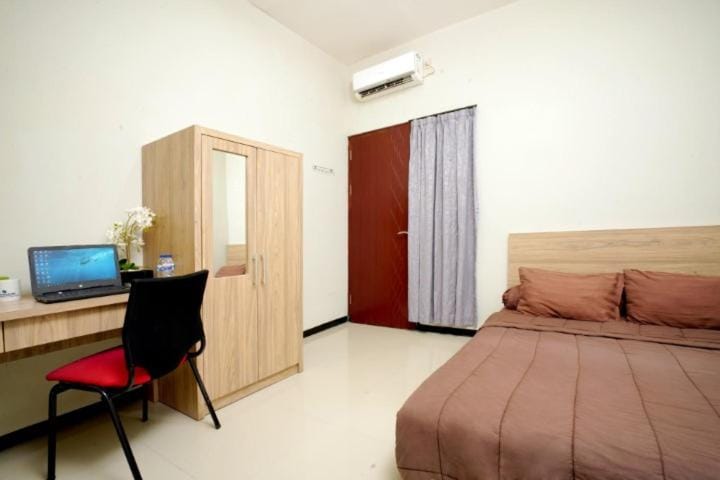 DPARAGON SONGGOLANGIT Hostel in East Java