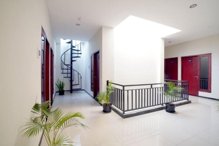 DPARAGON SONGGOLANGIT Hostel in East Java