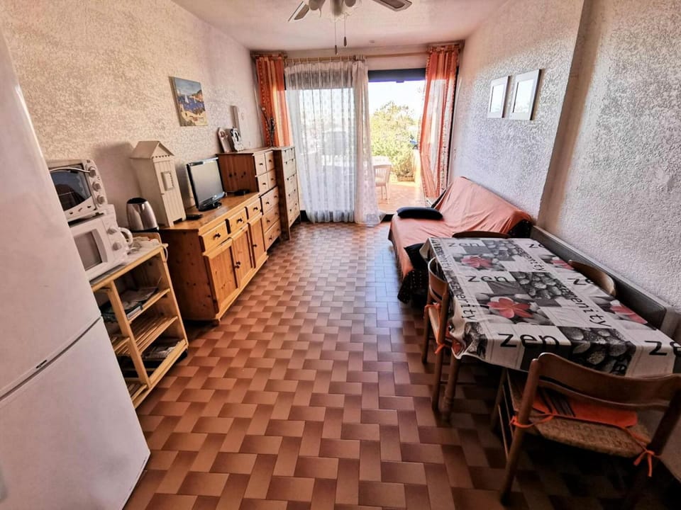 Résidence Maisons De La Mer 2 - Grand studio avec coin nuit et terrasse en rez de chaussée pour 4 personnes à Port Leucate. Réf: 1MM2_233 MAE-5494 Apartment in Leucate