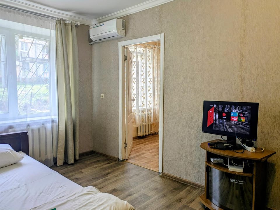 2-кімнатна квартира у центрі на Олександра Поля, шпиталь, 16лікарня Apartment in Dnipro