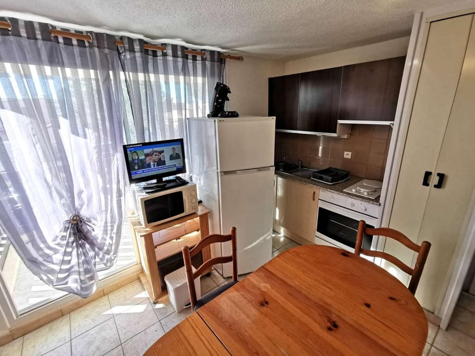 Résidence Maryland 1 Et 2 - 3 Pièces 6 couchages PORT LEUCATE. Réf: 1MRL_24 MAE-5664 Apartment in Leucate