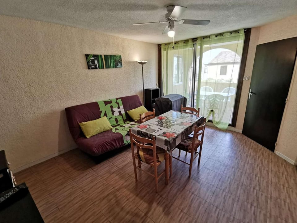 Résidence Maryland 1 Et 2 - 2 Pièces 4 couchages PORT LEUCATE. Réf: 1MRL_17C MAE-5734 Apartment in Leucate