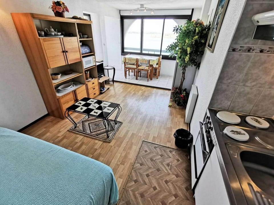Résidence Terrasses De La Mediterranee 3 - APPT T2 CAB OU MEZZ 5 couchages PORT LEUCATE MAE-6314 Apartment in Leucate