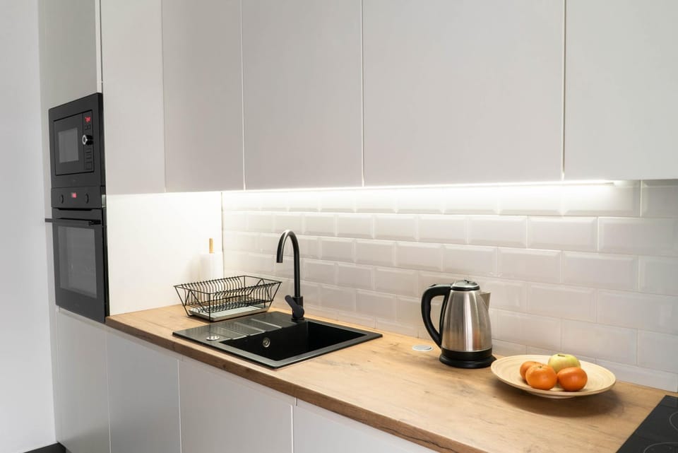 Coffee/tea facilities, Kitchen or kitchenette, Food, minibar, stove