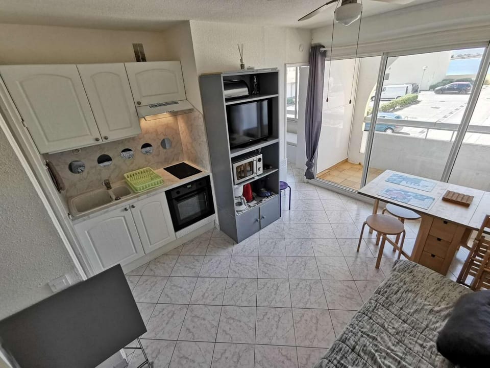 Résidence Terrasses De La Mediterranee 1 - 2 Pièces 4 couchages PORT LEUCATE MAE-6794 Apartment in Leucate