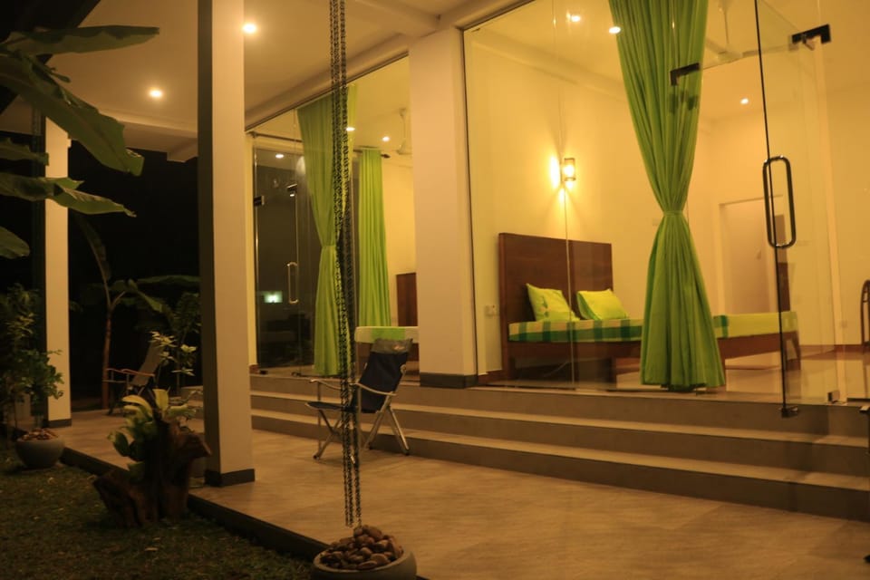 Facade/entrance, Balcony/Terrace