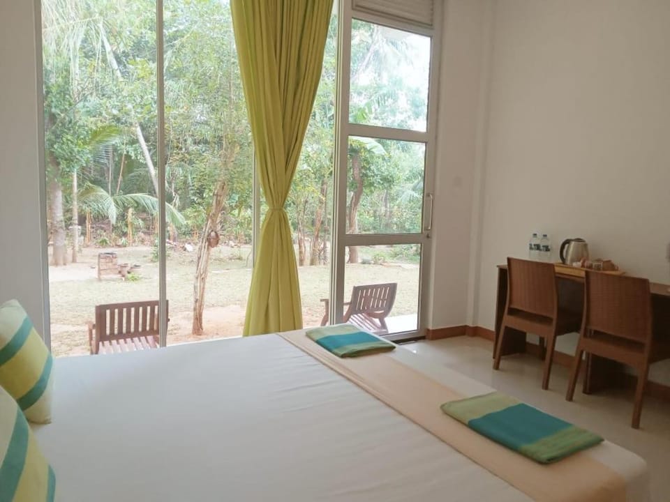 Bed, Natural landscape, Garden, View (from property/room), Photo of the whole room, Bedroom, Garden view