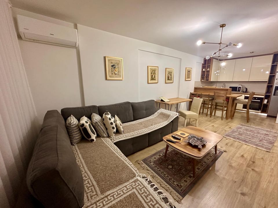 Living room, Seating area, Dining area