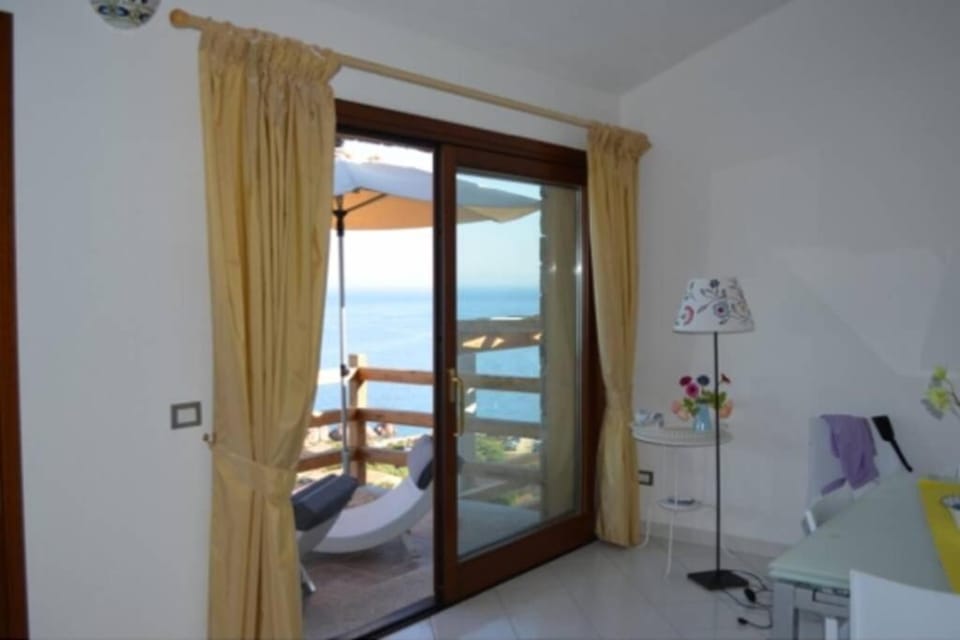 Ultrapanoramica a Costa Paradiso Villa in Sardinia