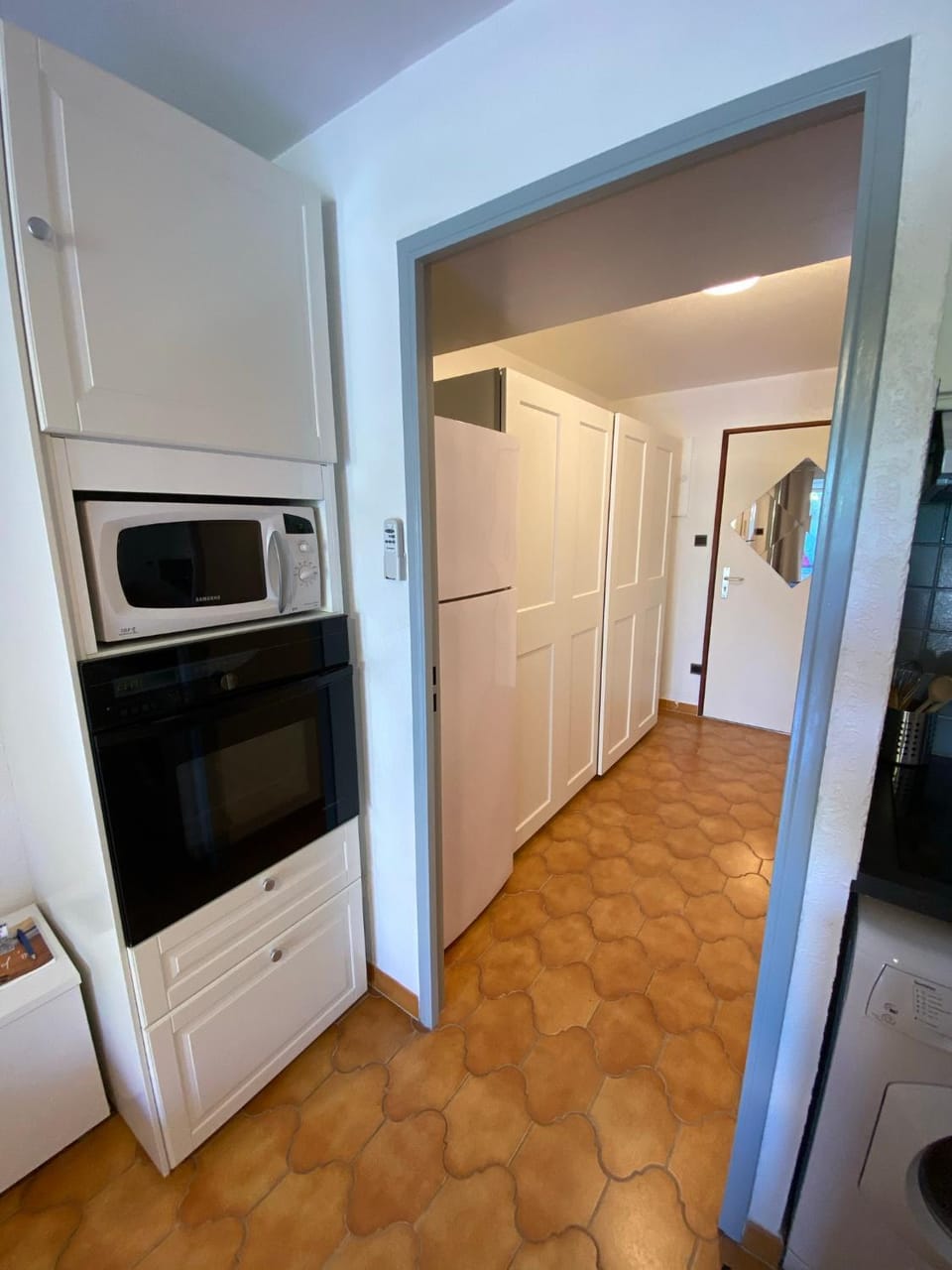 Facade/entrance, Kitchen or kitchenette