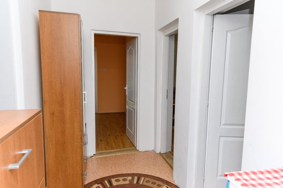 Communal lounge/ TV room, Bed, TV and multimedia, Photo of the whole room, Bedroom