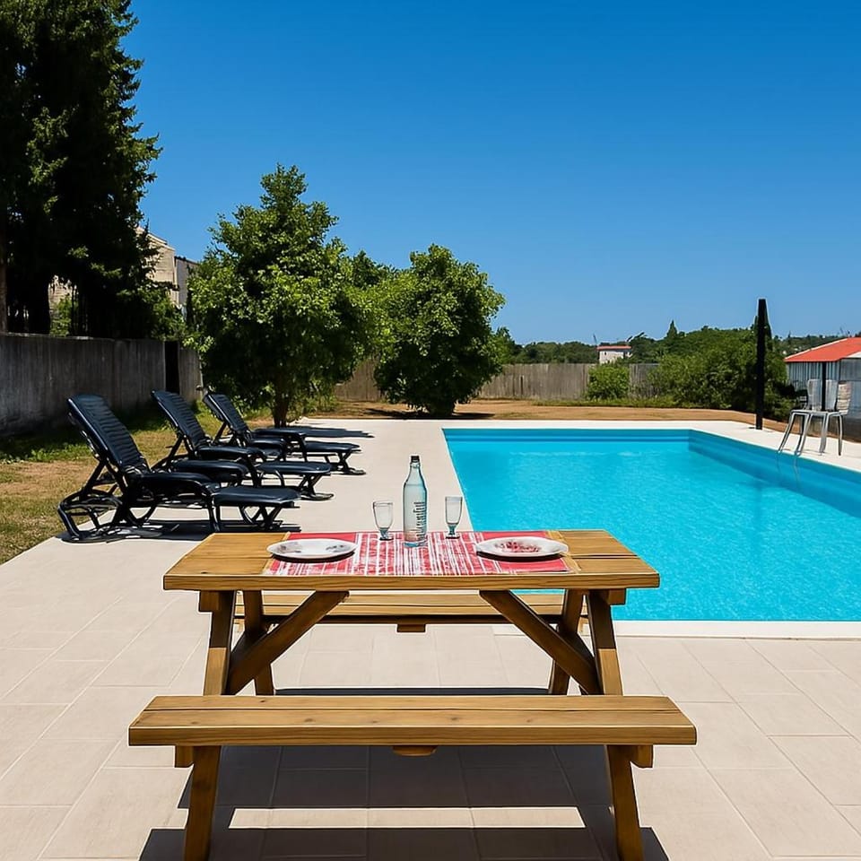 Swimming pool
