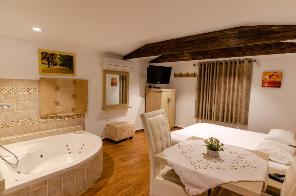 Bed, TV and multimedia