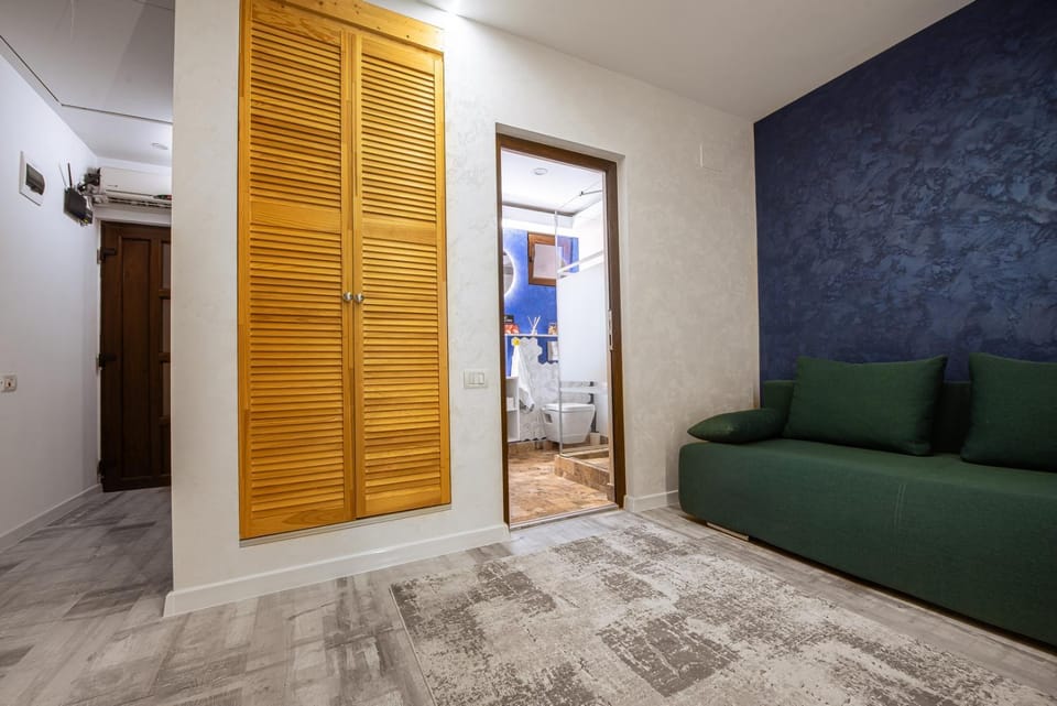 Living room, Photo of the whole room, Bedroom, wardrobe