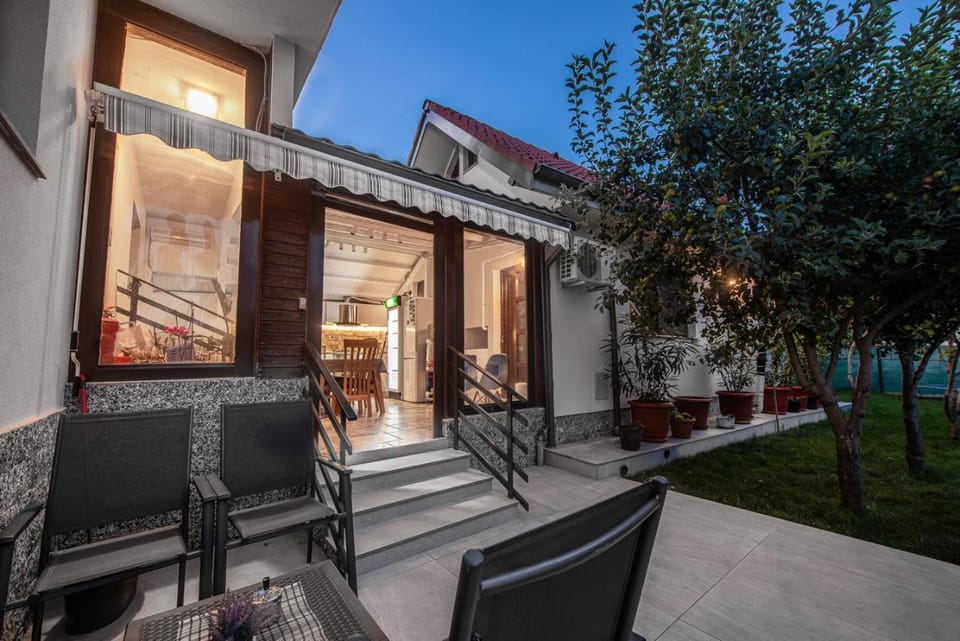 Property building, Garden, Seating area, Garden view