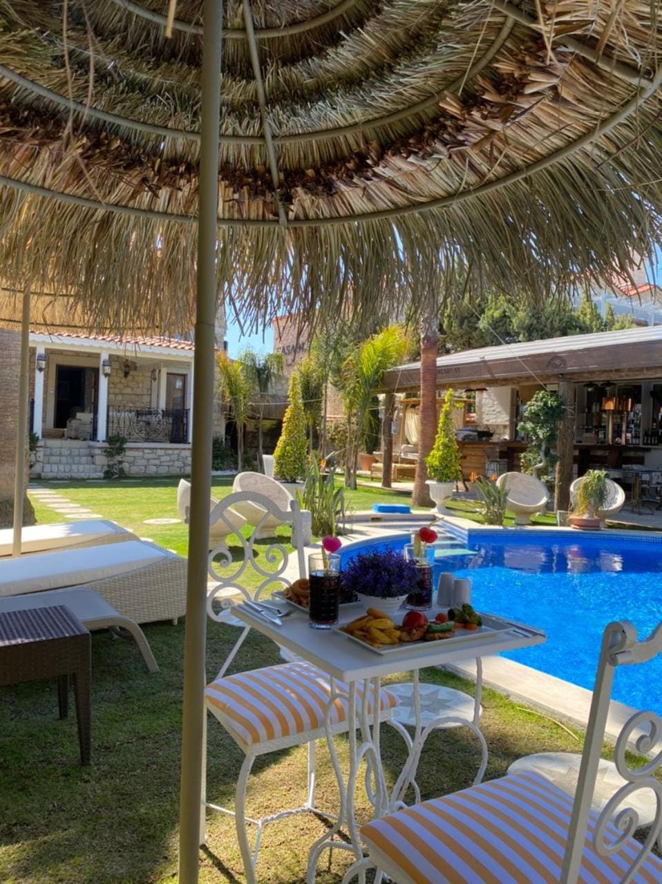 Restaurant/places to eat, Lounge or bar, Swimming pool