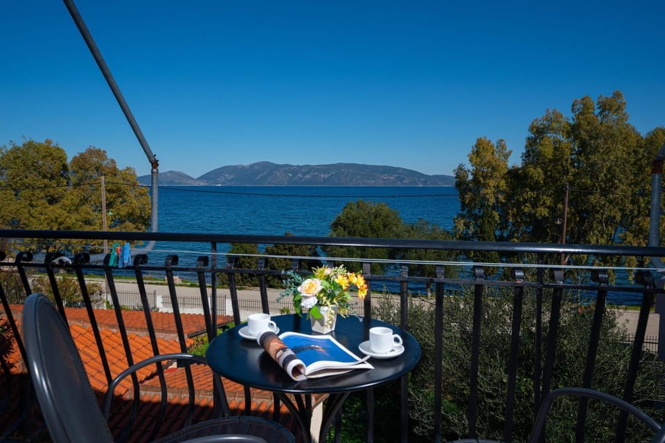 Dimitris Studios Apartment in Karavomylos